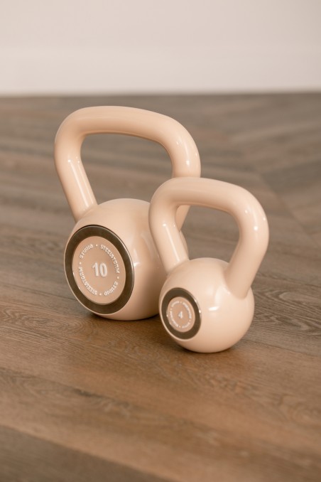 Steelstorm STUDIO- Kettlebell poliuretanowy BEIGE