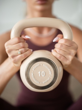 Steelstorm STUDIO- Kettlebell poliuretanowy BEIGE