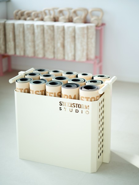 Kosz na maty do ćwiczeń STUDIO